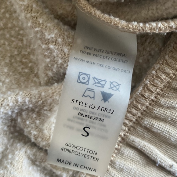 Cropped Cargo Hoodie - Picture 5 of 8